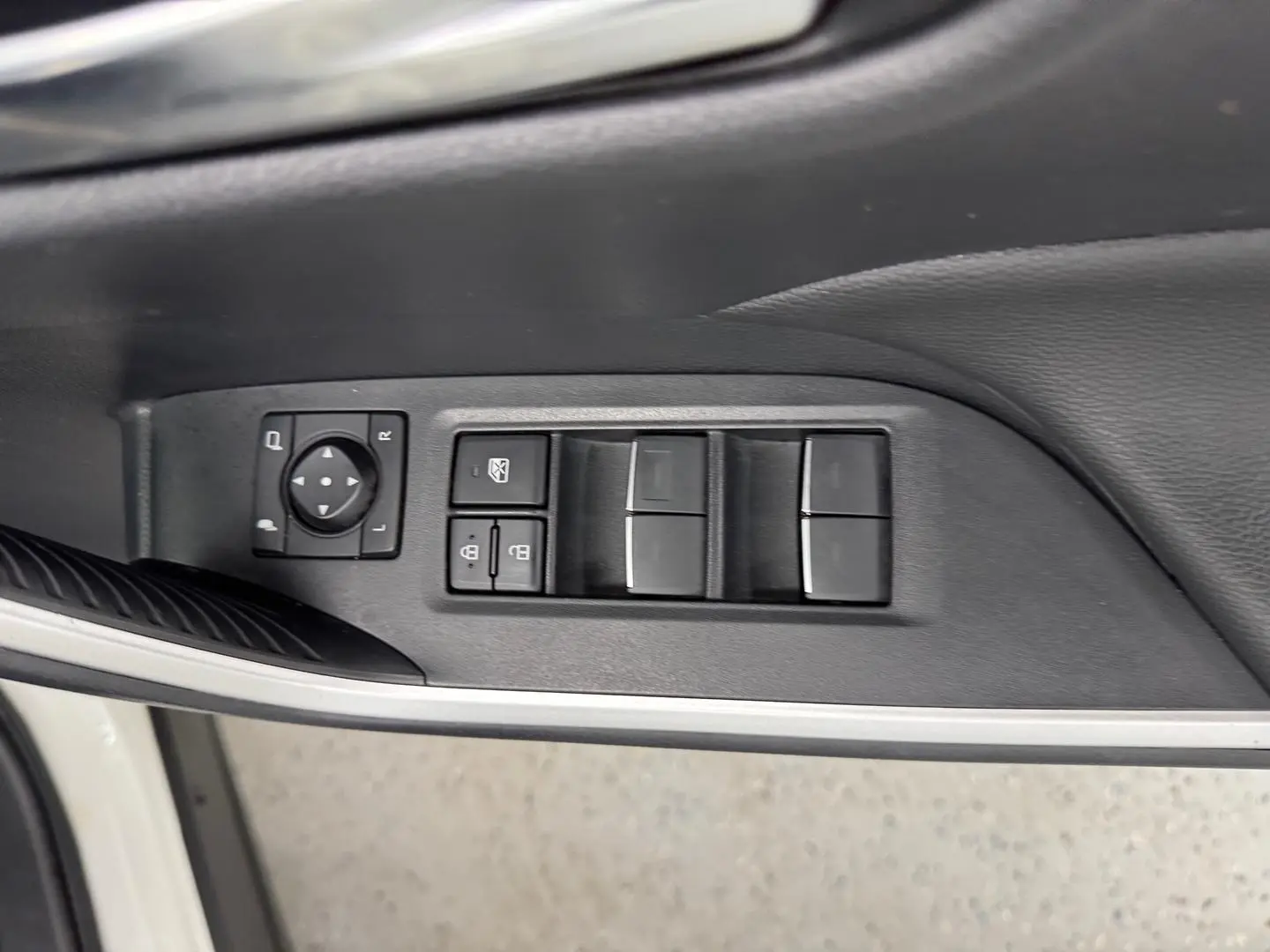 2022 Toyota RAV4 Gallery Image 23