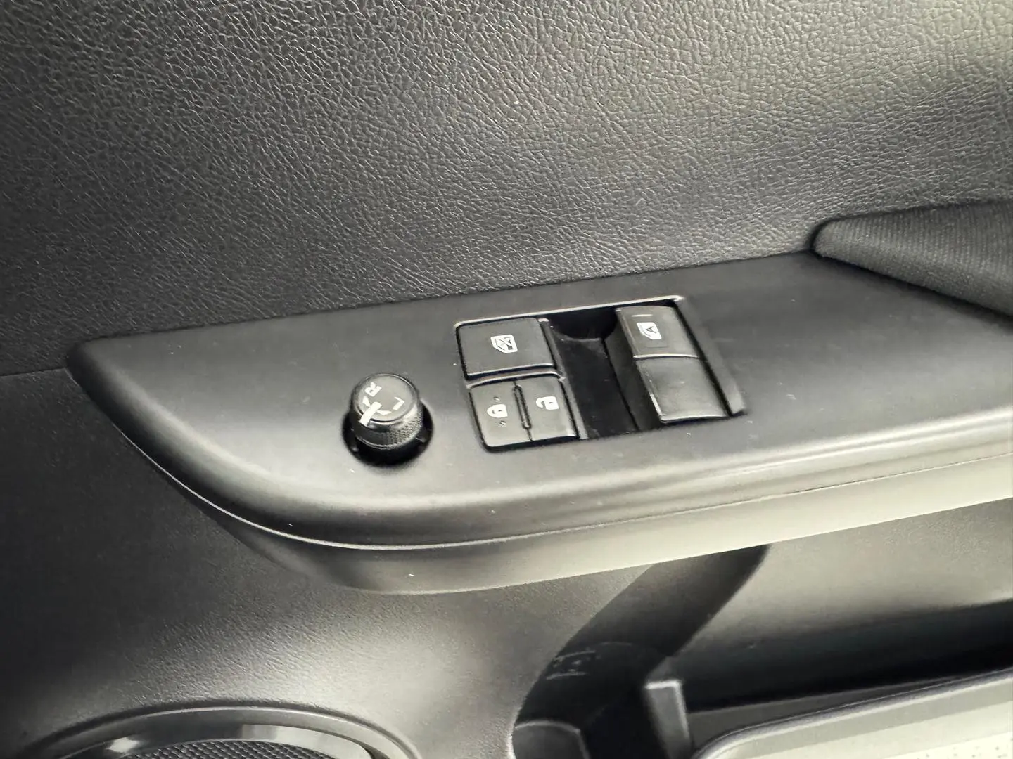 2020 Toyota Hilux Gallery Image 21