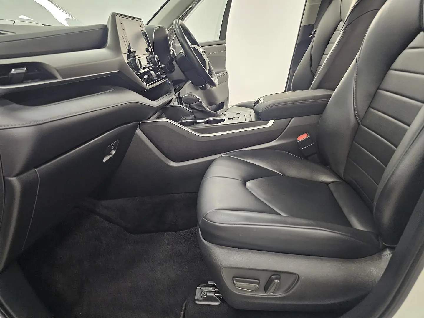 2022 Toyota Kluger Gallery Image 12