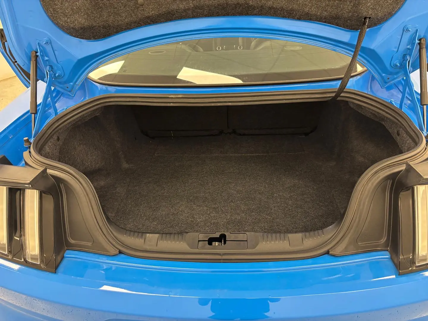 2017 Ford Mustang Gallery Image 18