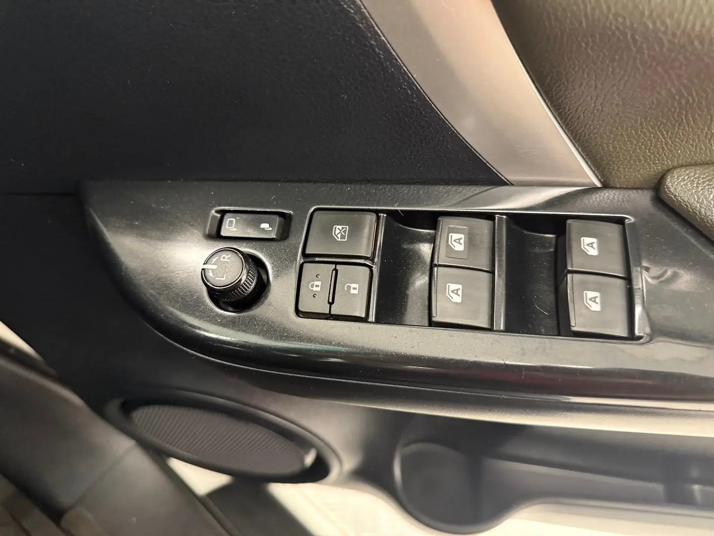 2019 Toyota Fortuner Gallery Image 28