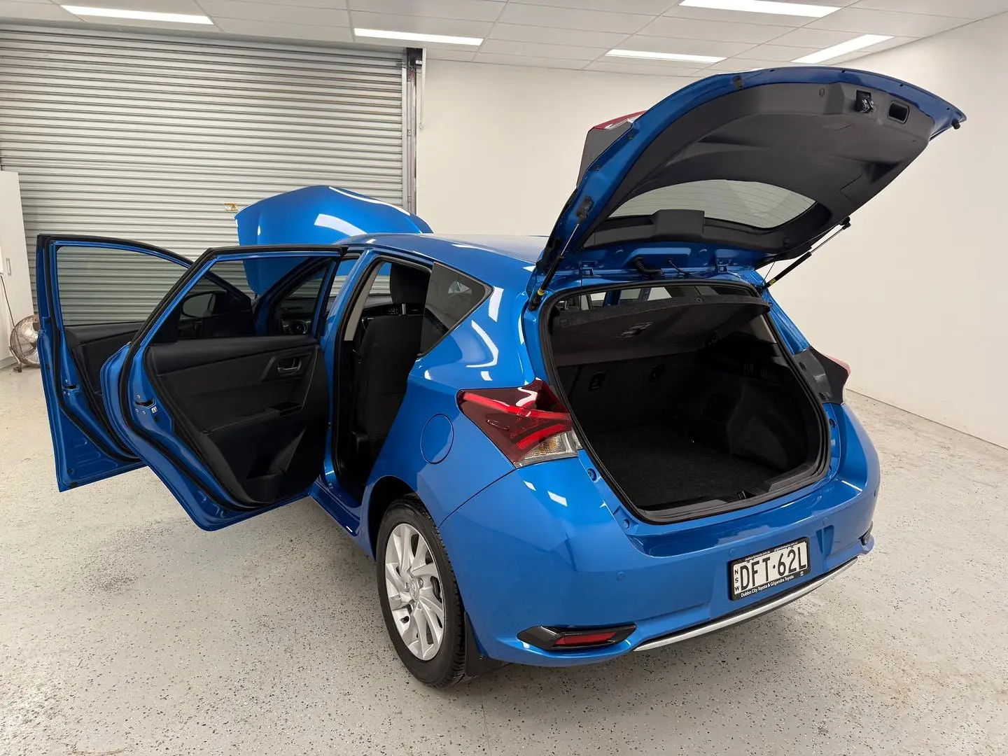 2016 Toyota Corolla Gallery Image 13