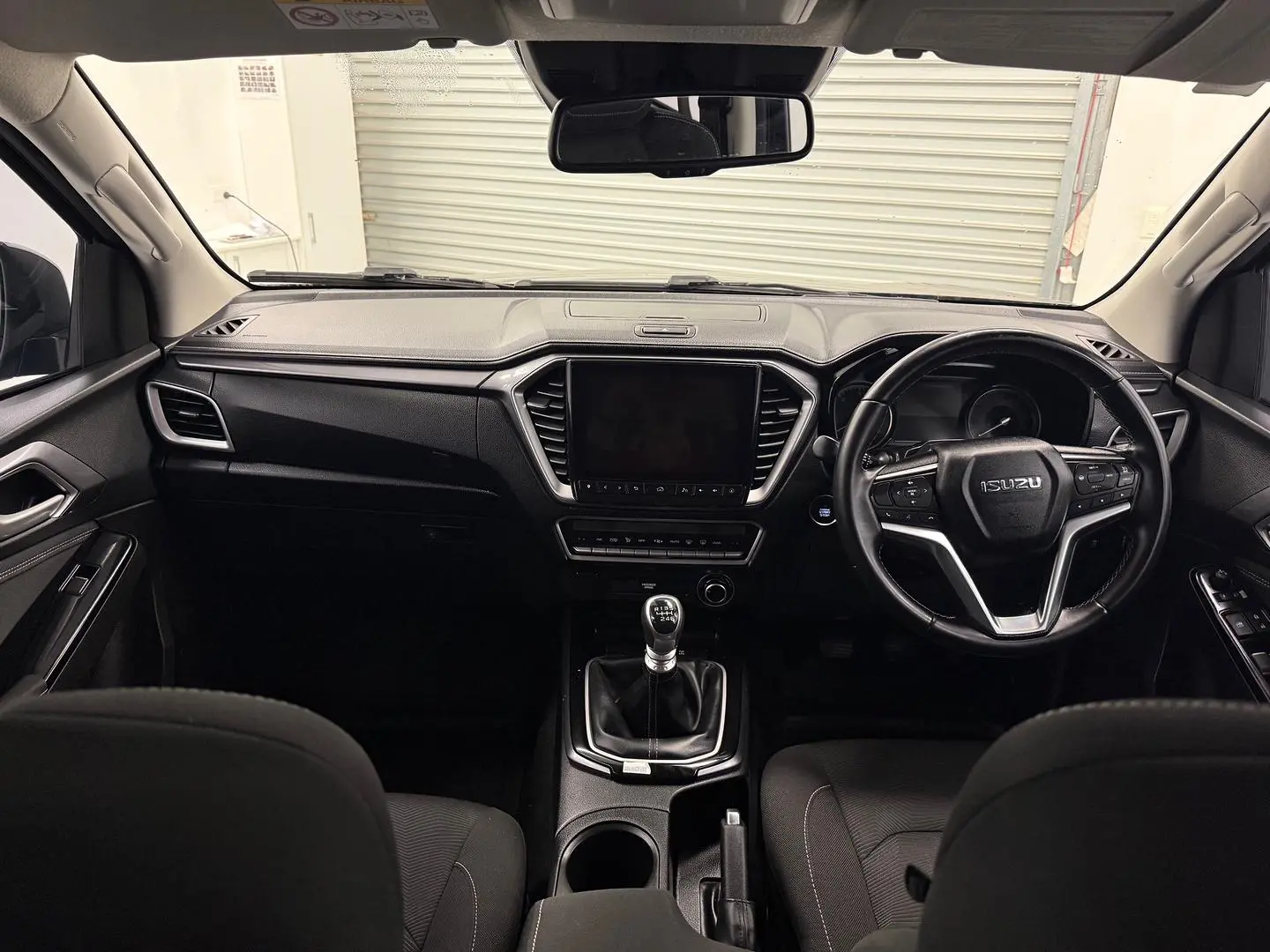2022 Isuzu D-MAX Gallery Image 25