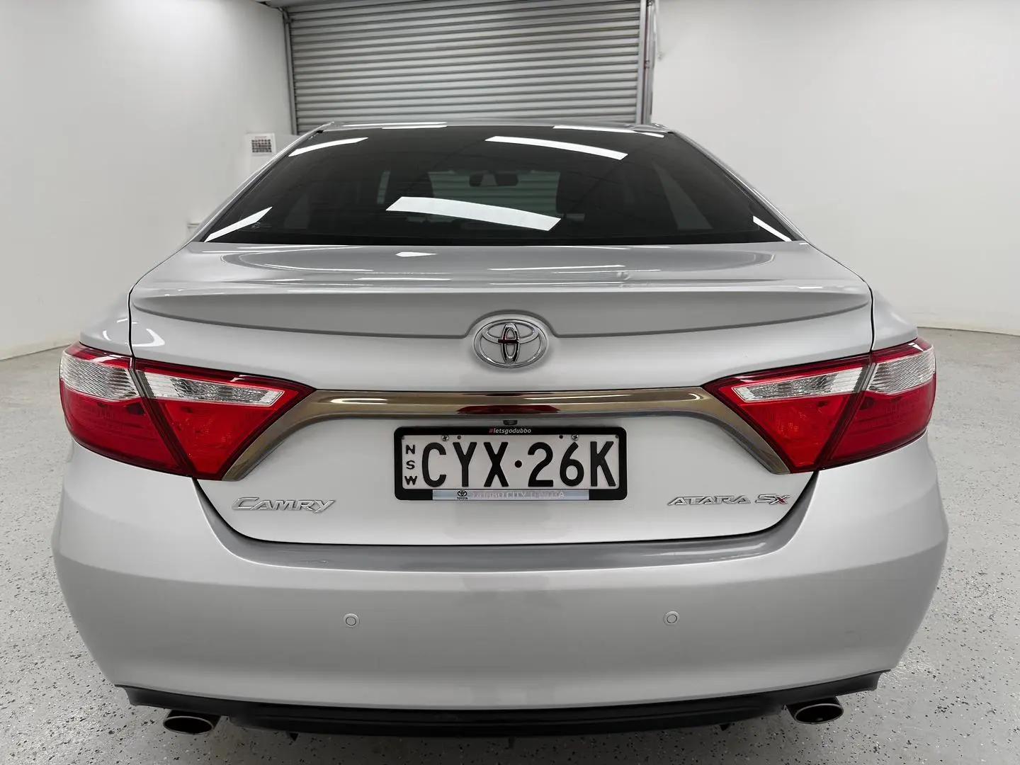 2015 Toyota Camry Gallery Image 4