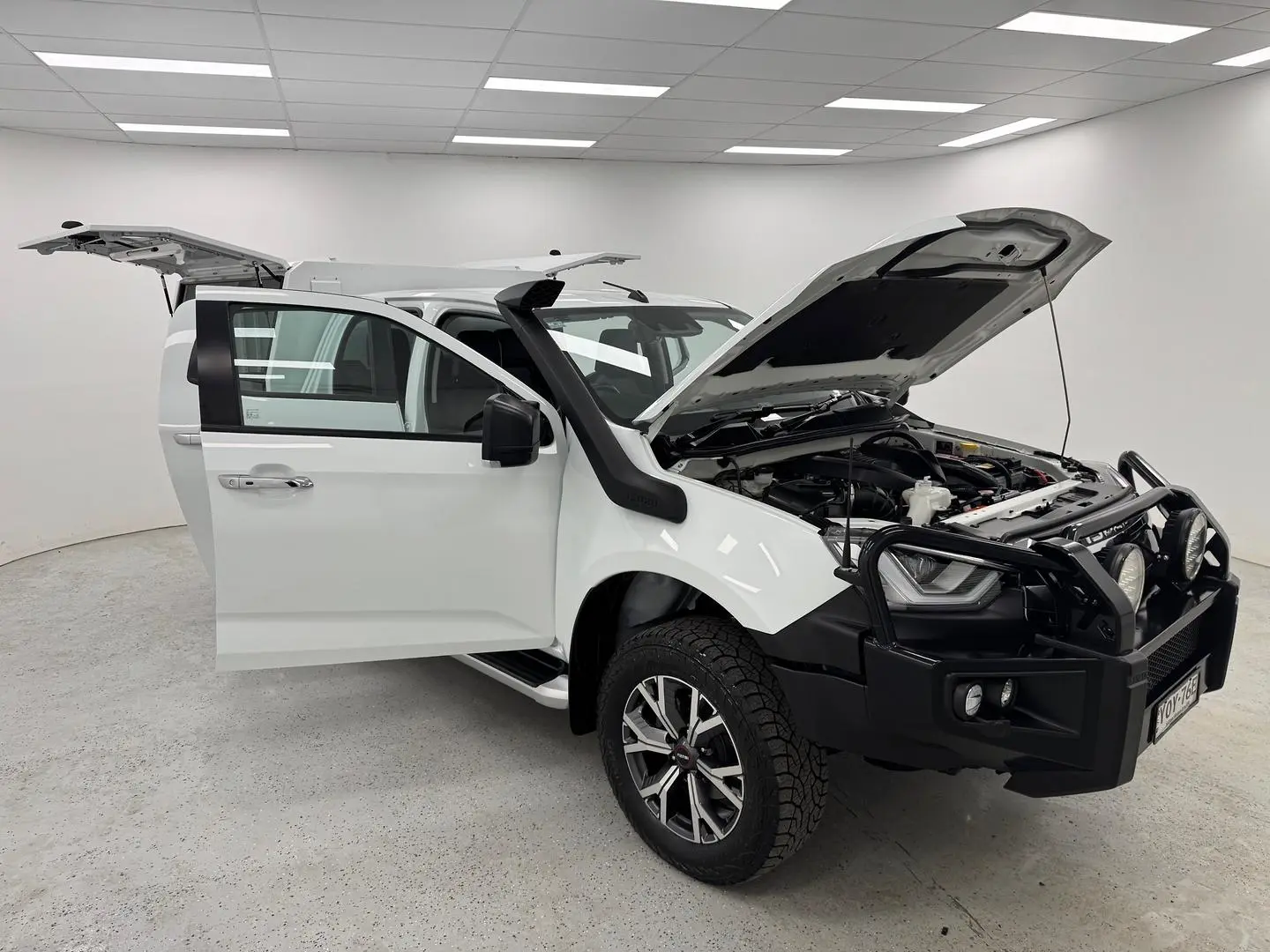 2024 Isuzu D-MAX Gallery Image 7