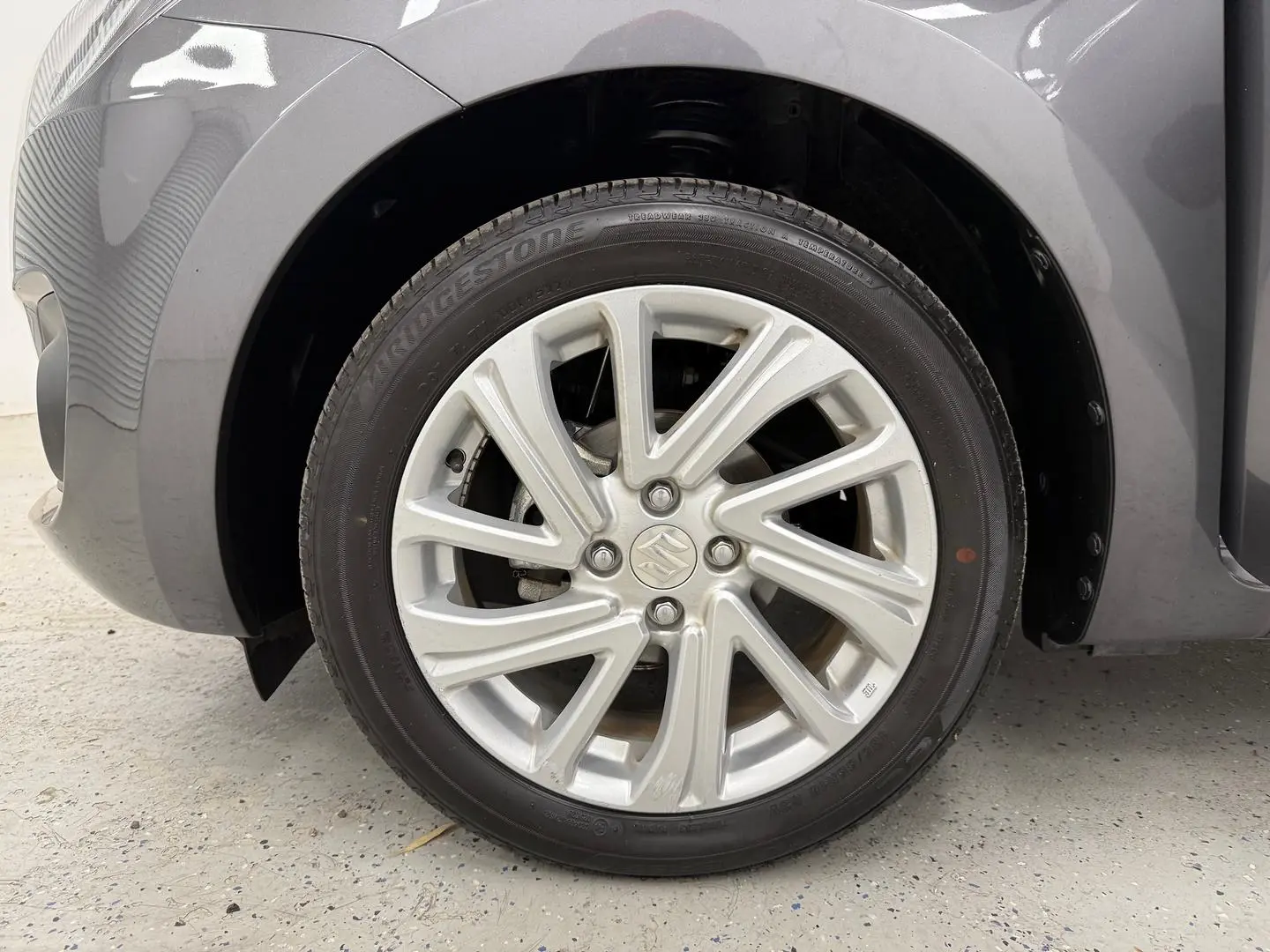 2023 Suzuki Swift Gallery Image 9