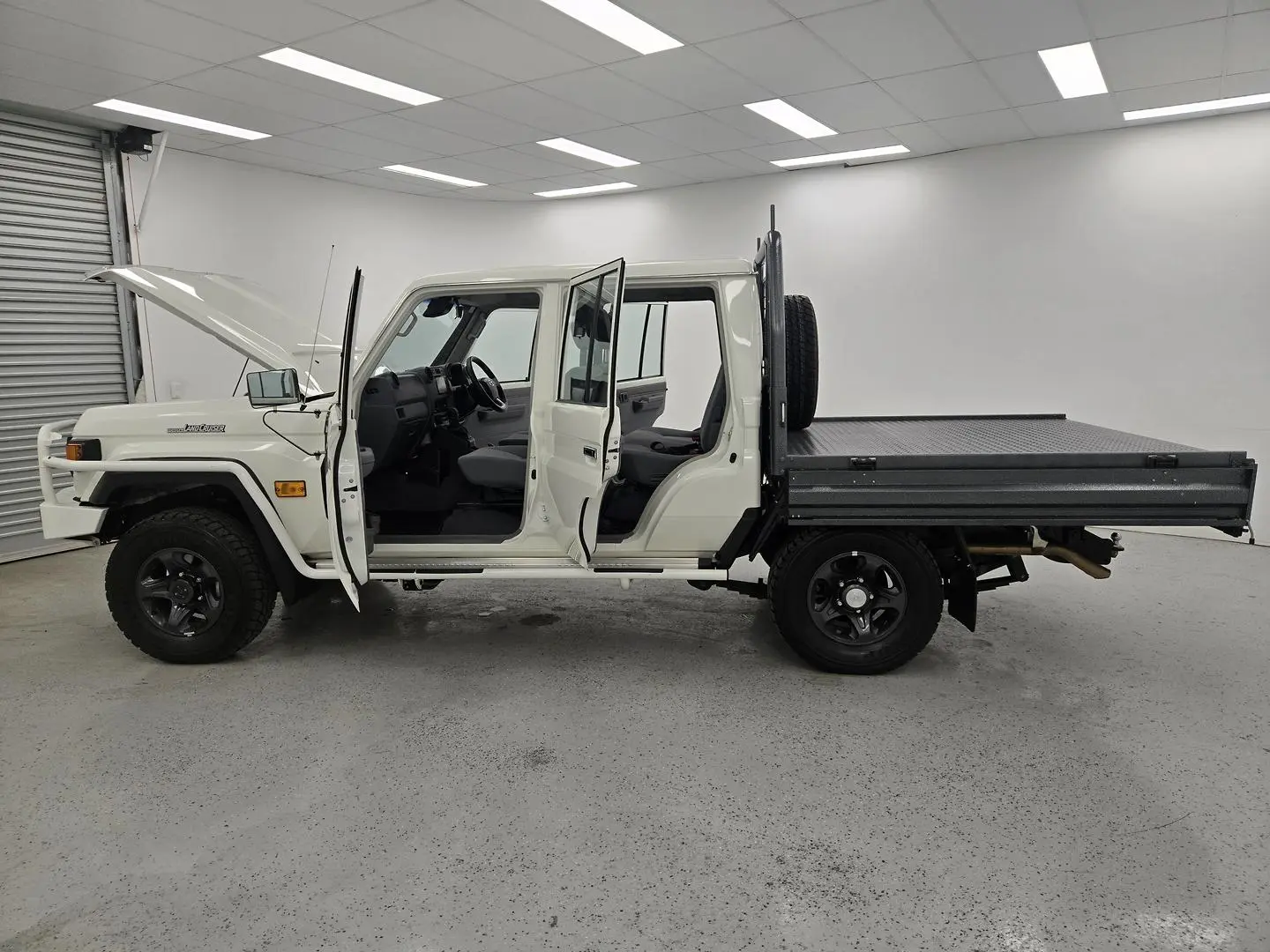 2023 Toyota Landcruiser Gallery Image 13