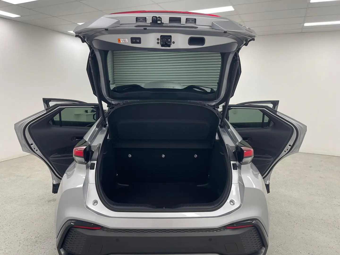 2025 Toyota C-HR Gallery Image 11