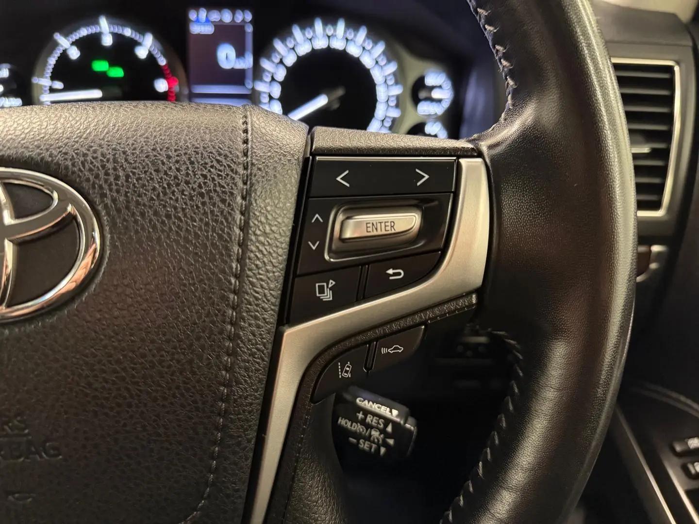 2020 Toyota Landcruiser Gallery Image 36