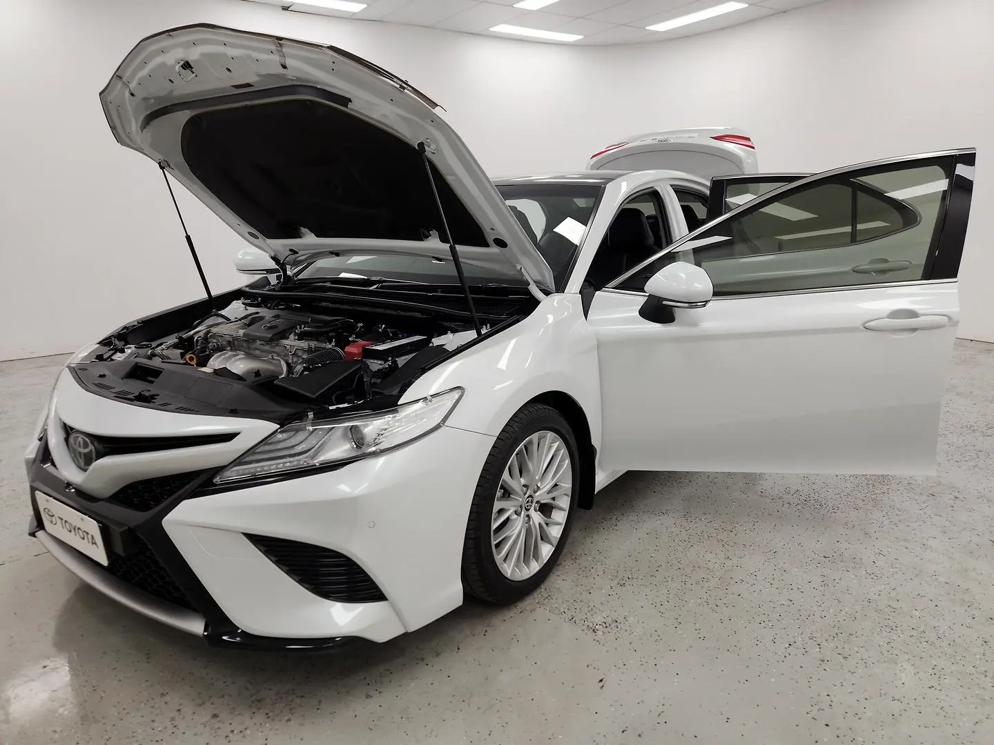 2020 Toyota Camry Gallery Image 14