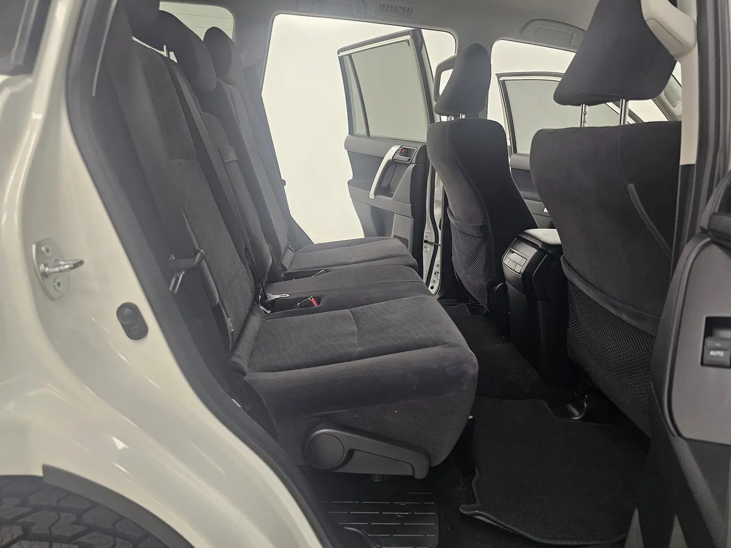 2021 Toyota Landcruiser Prado Gallery Image 23