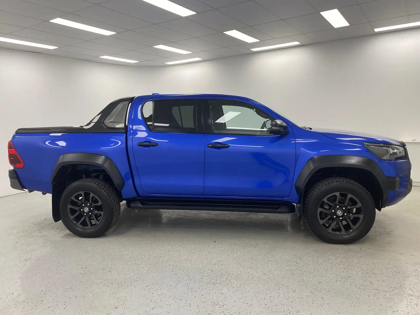 2022 Toyota Hilux Gallery Image 2