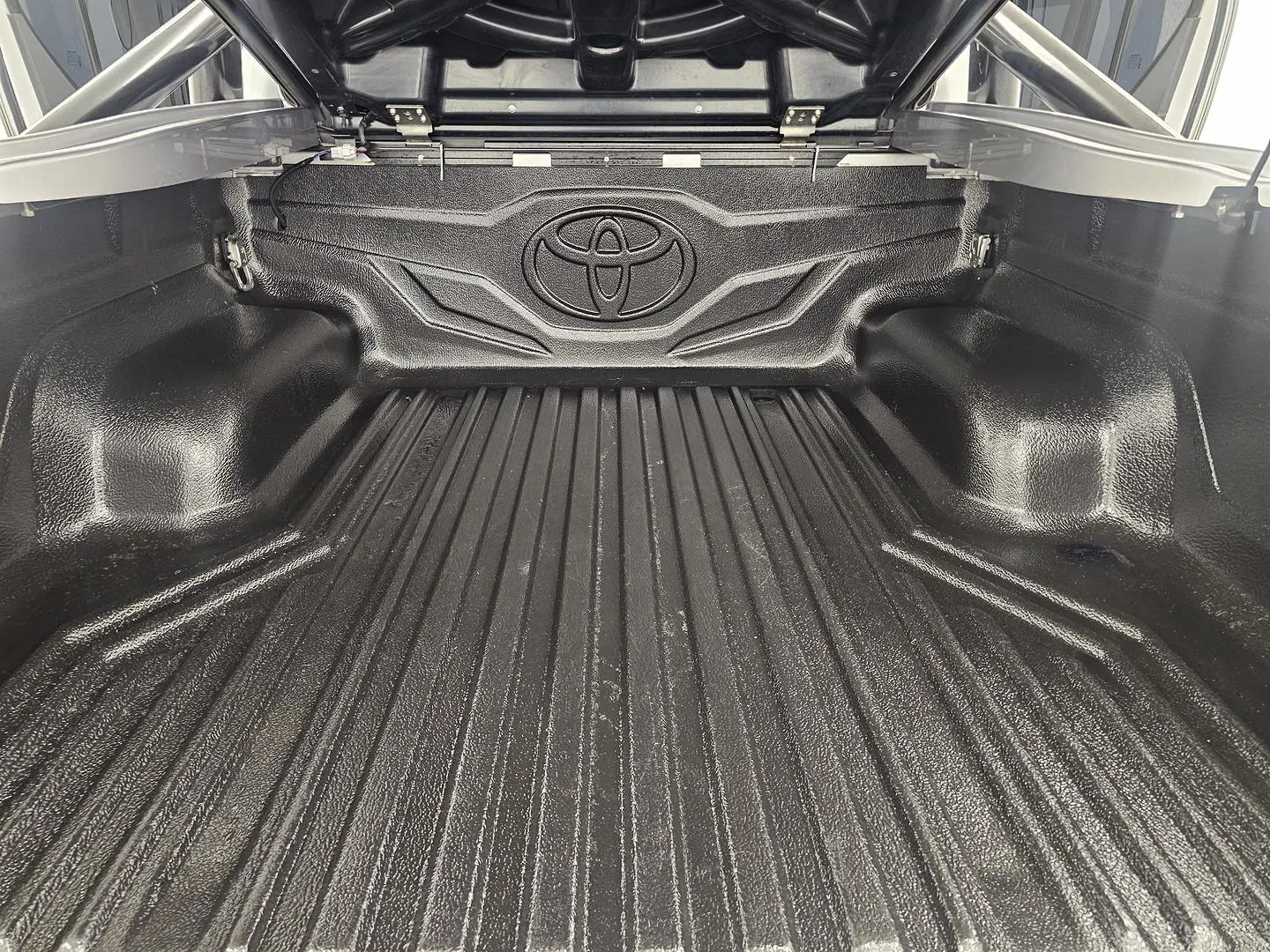 2021 Toyota Hilux Gallery Image 18