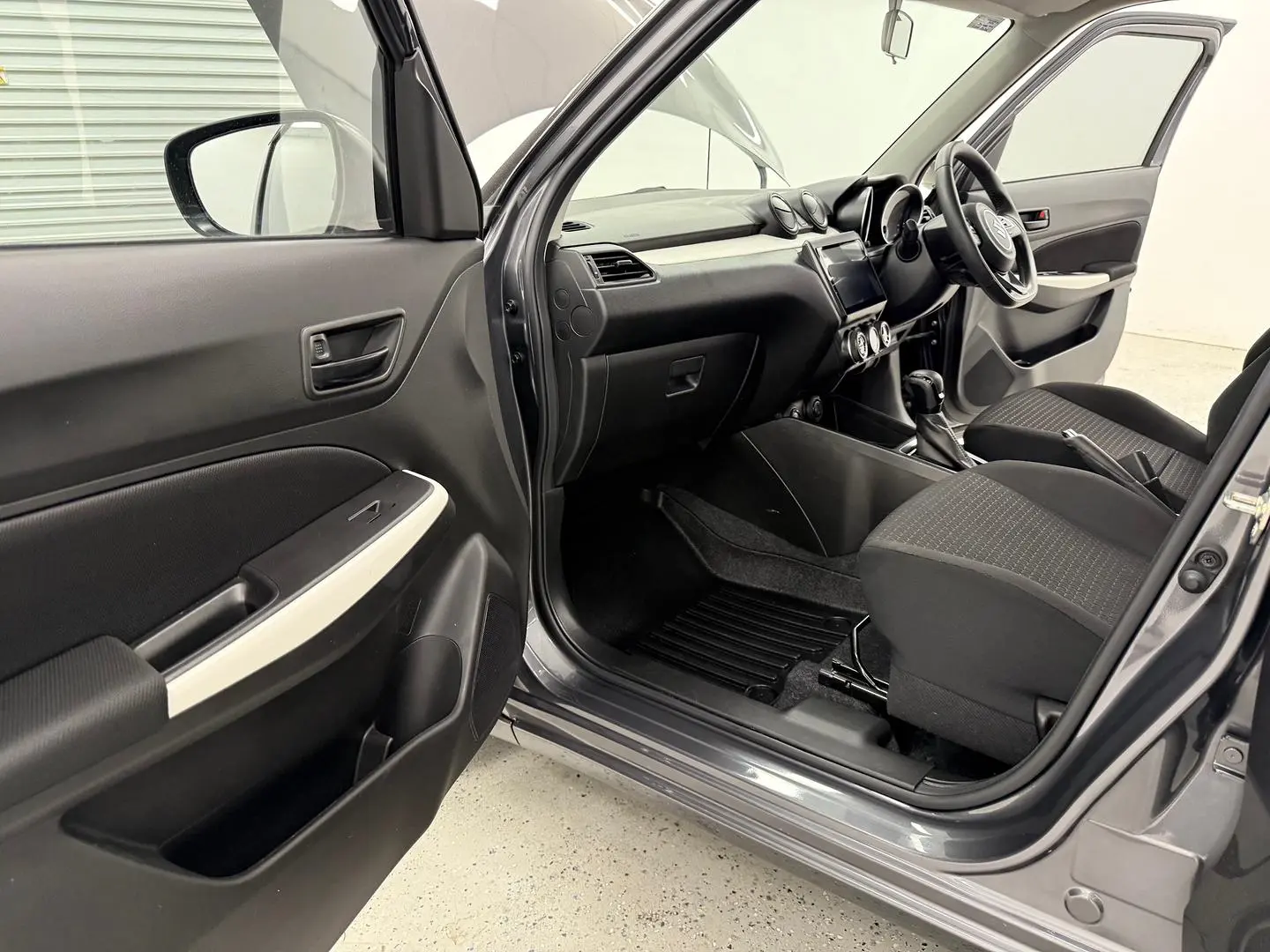 2023 Suzuki Swift Gallery Image 10