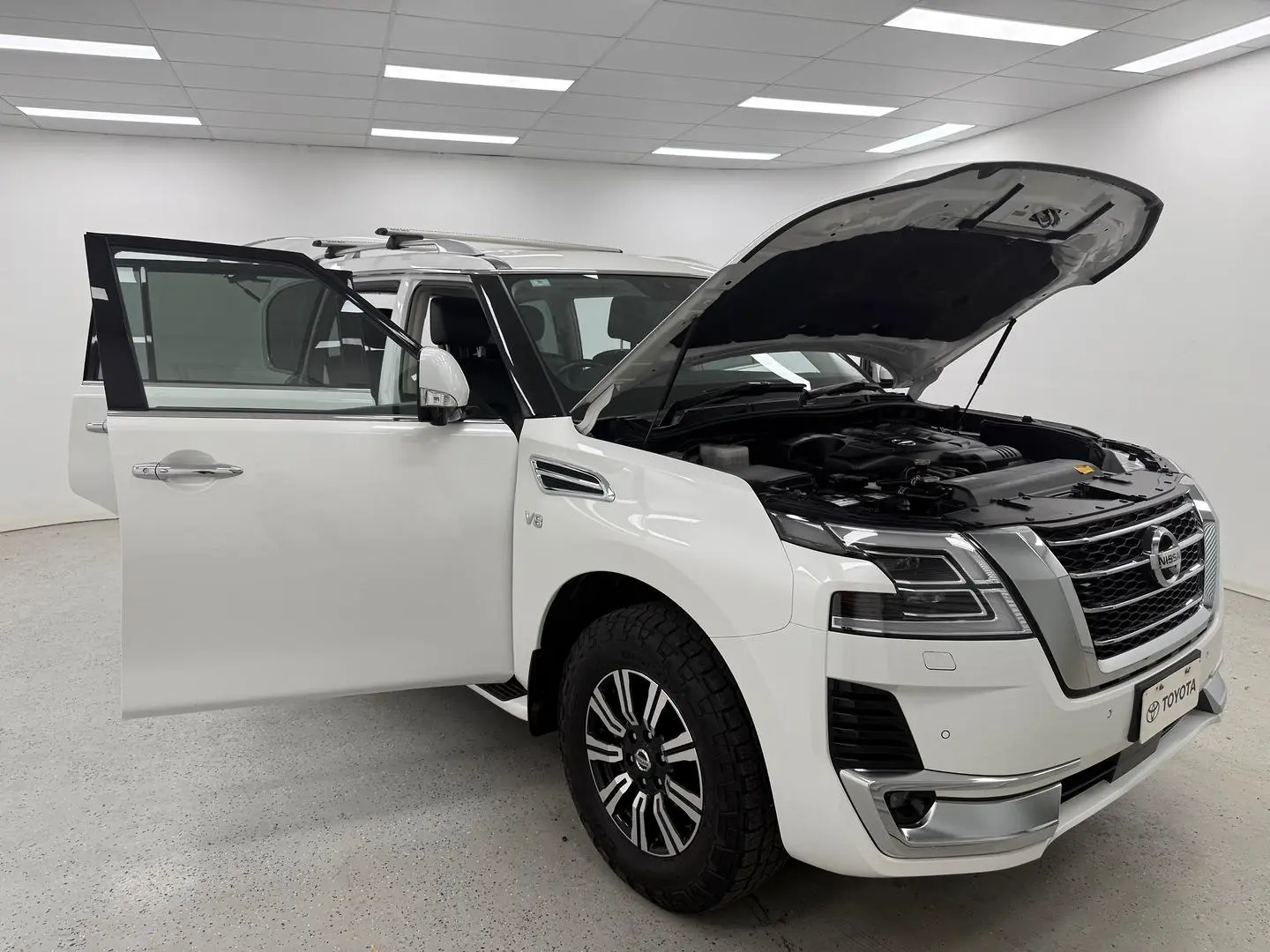 2020 Nissan Patrol Gallery Image 24