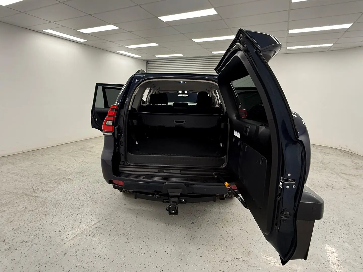 2022 Toyota Landcruiser Prado Gallery Image 13