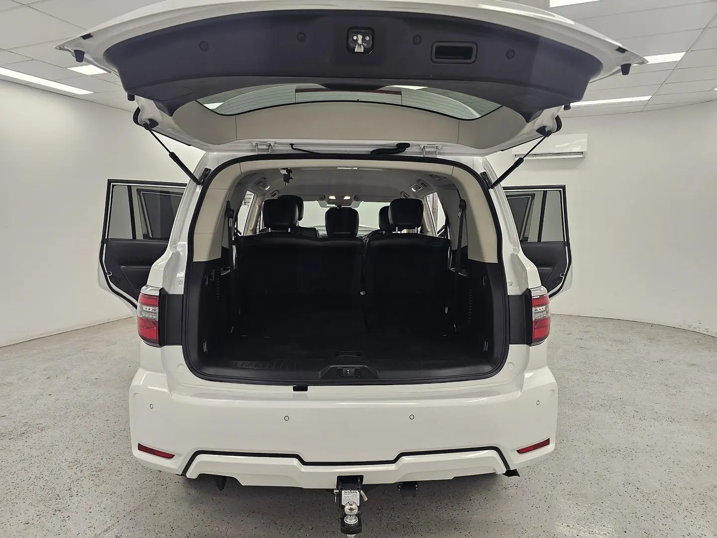 2020 Nissan Patrol Gallery Image 17