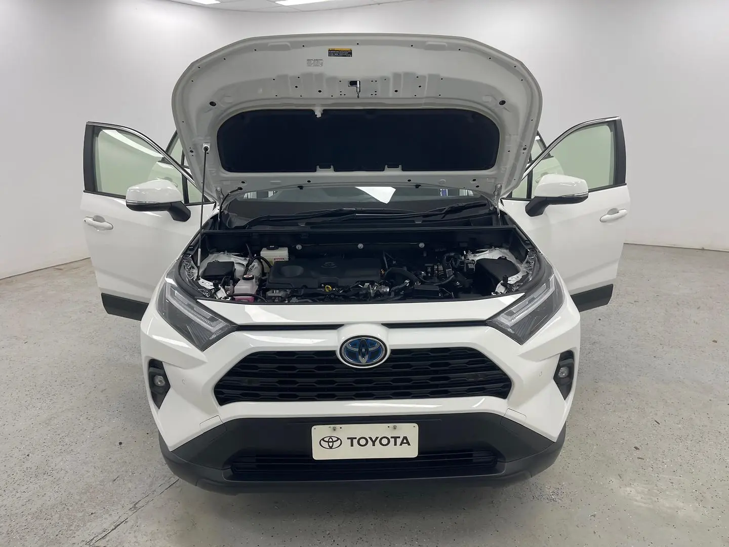 2024 Toyota RAV4 Gallery Image 14