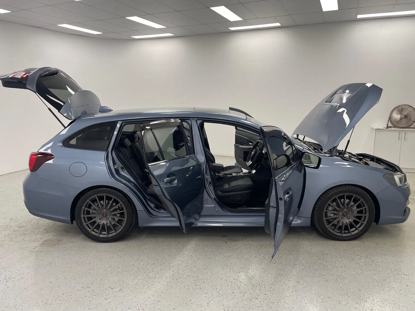 2017 Subaru Levorg Gallery Image 9