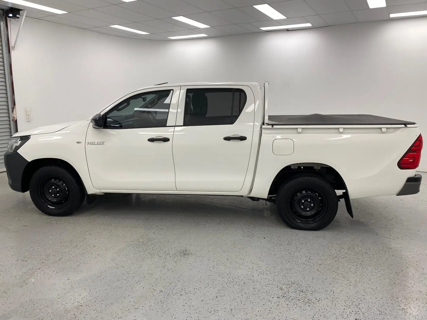 2021 Toyota Hilux Image 6