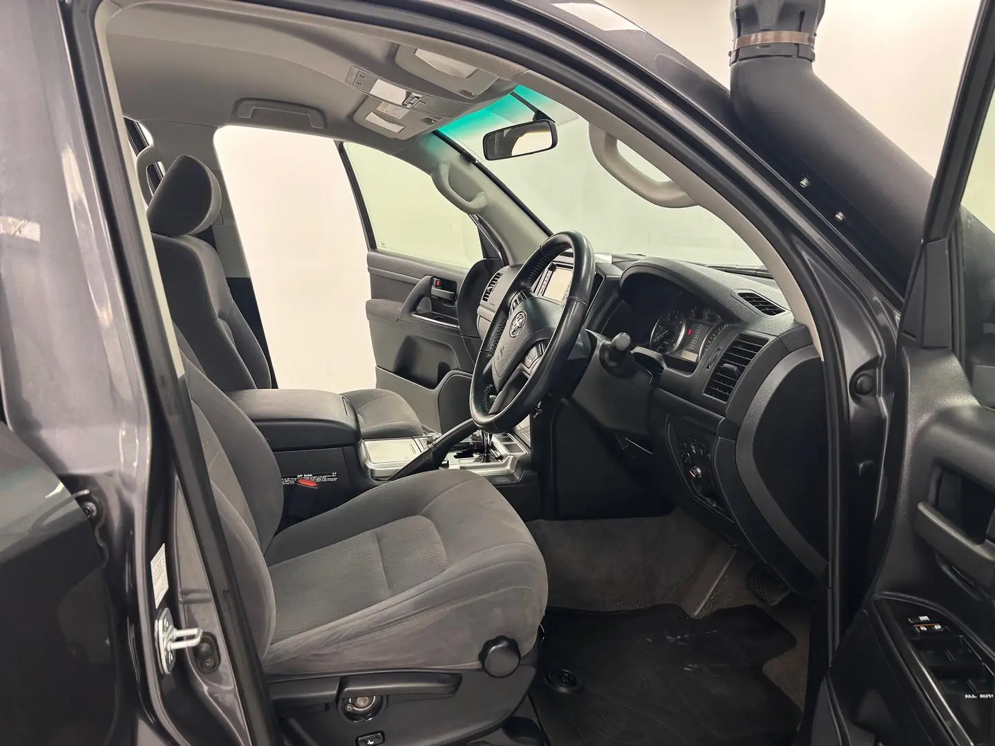 2017 Toyota Landcruiser Gallery Image 23