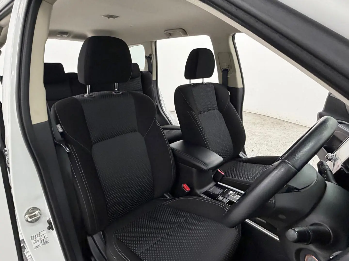 2020 Mitsubishi Outlander Gallery Image 25