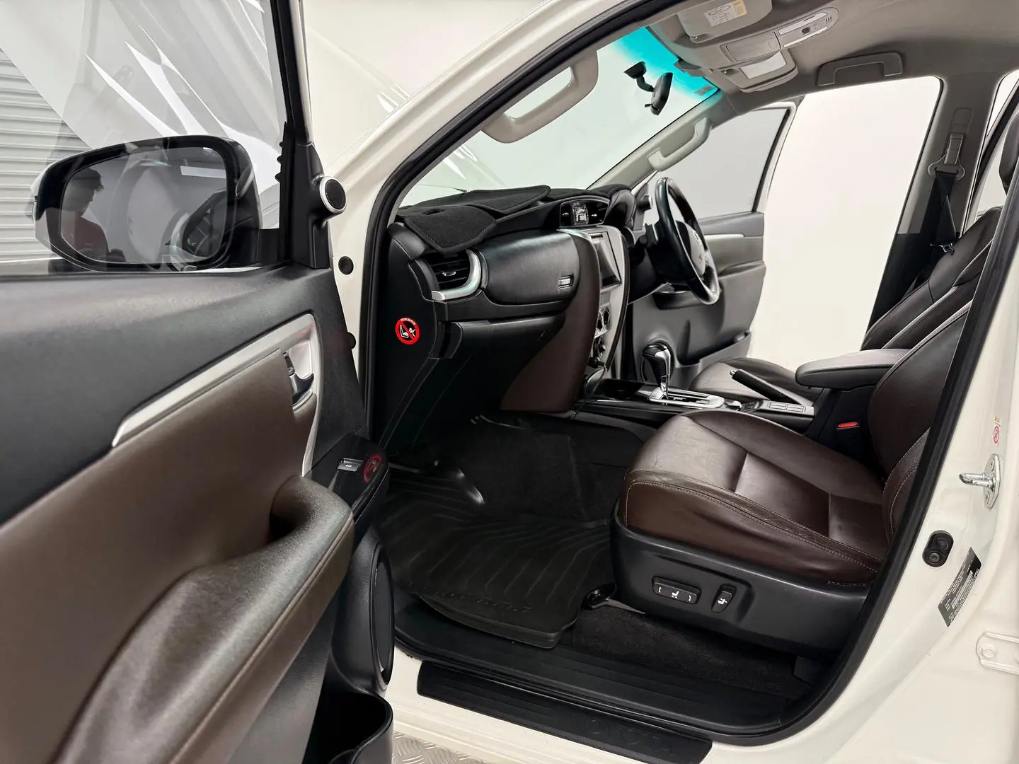 2019 Toyota Fortuner Gallery Image 9