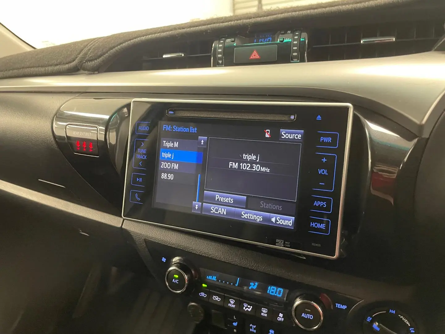 2018 Toyota Hilux Gallery Image 27