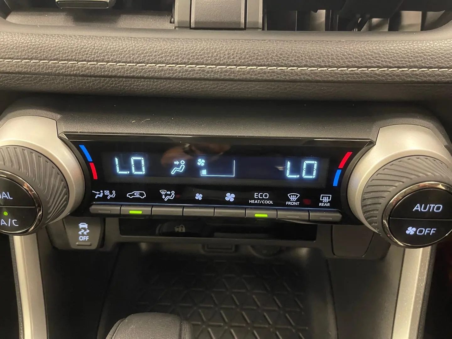 2024 Toyota RAV4 Gallery Image 24