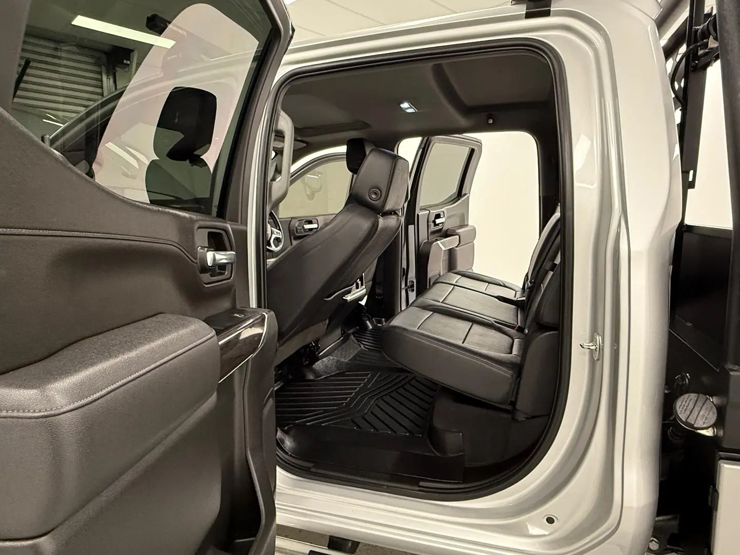 2022 Chevrolet Silverado Gallery Image 10