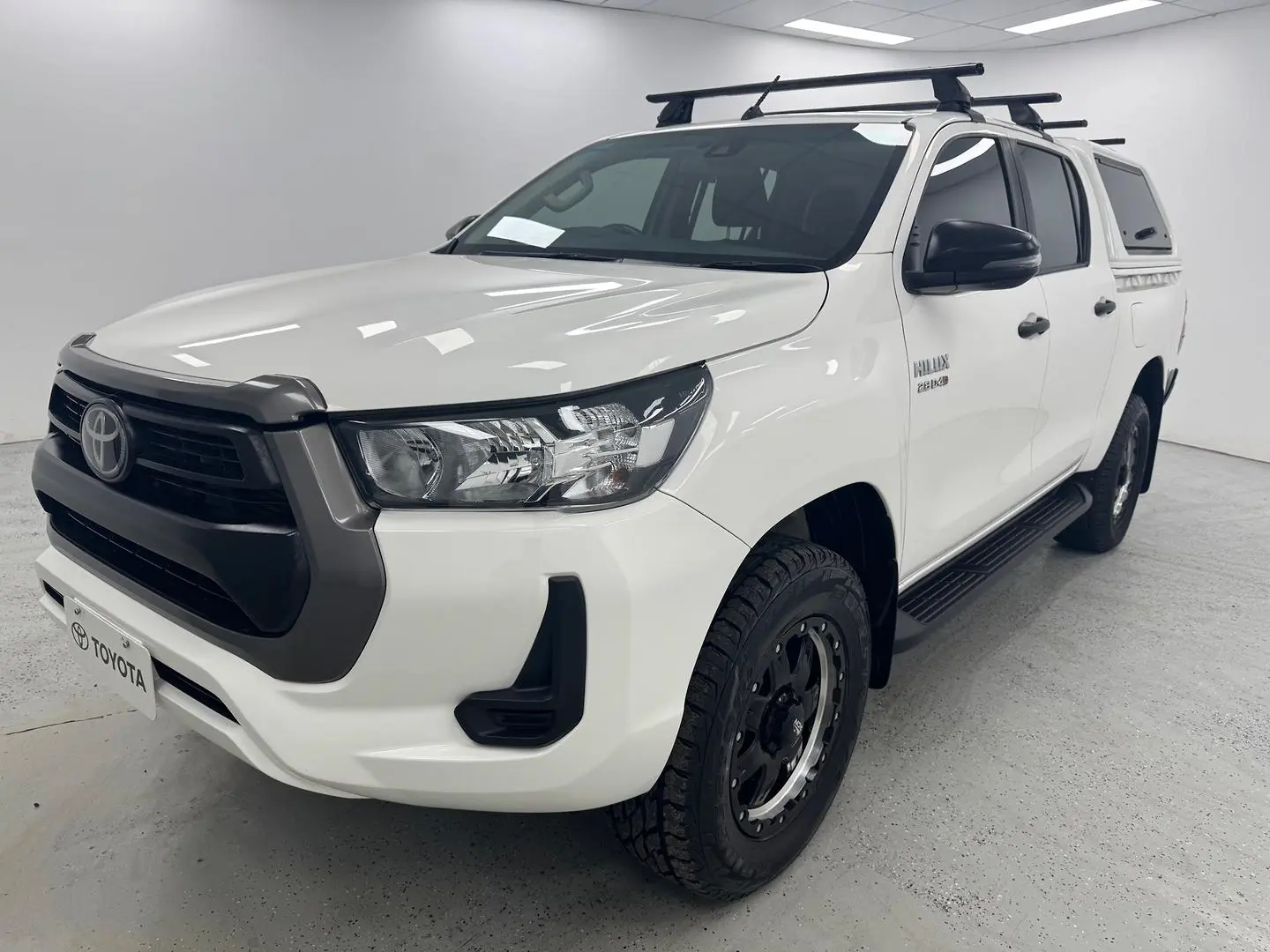 2021 Toyota Hilux Gallery Image 6