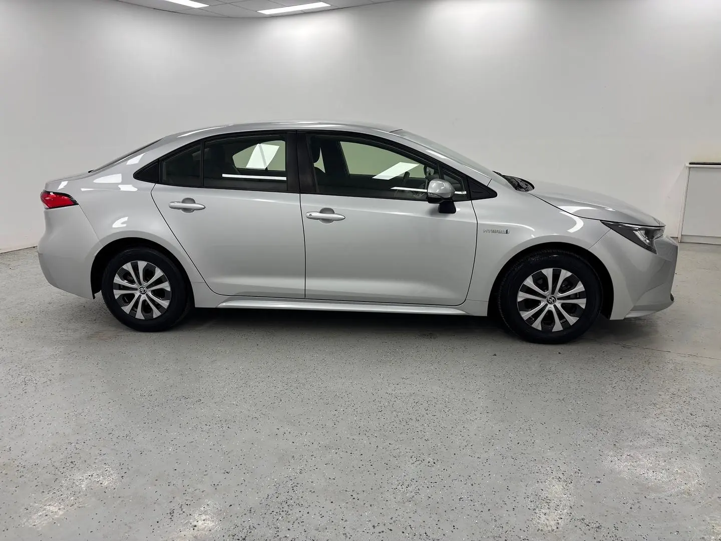 2020 Toyota Corolla Gallery Image 2