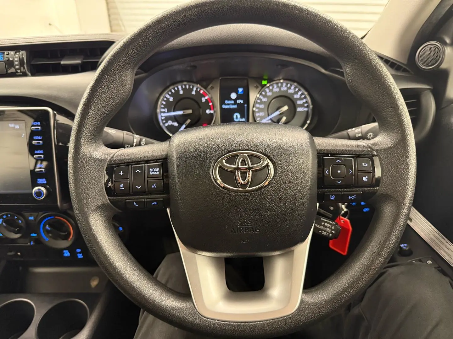 2022 Toyota Hilux Gallery Image 25