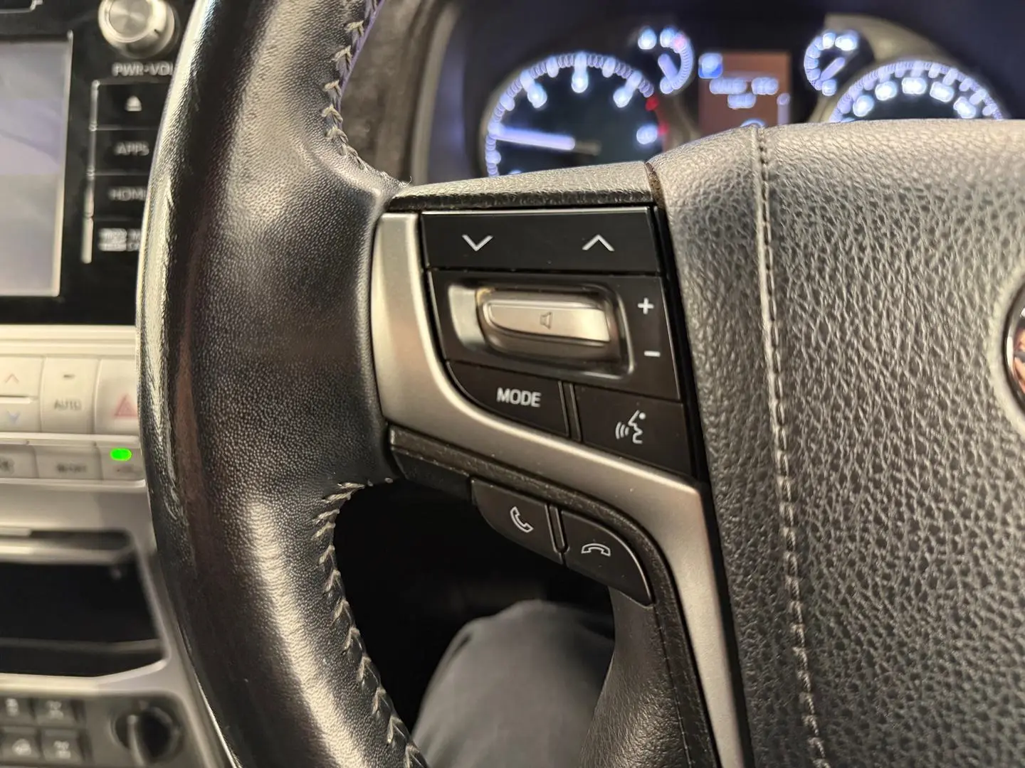 2020 Toyota Landcruiser Prado Gallery Image 31
