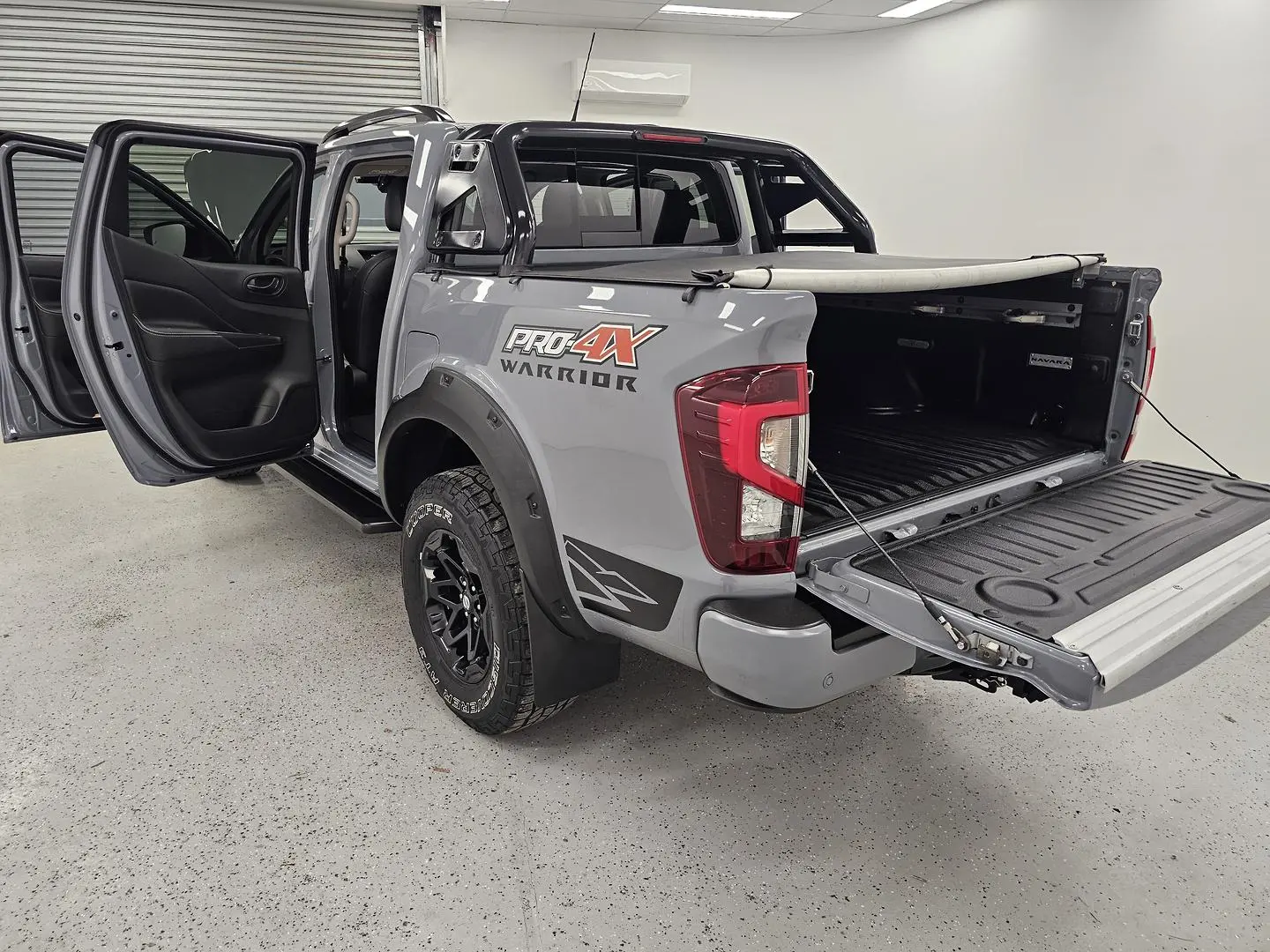 2021 Nissan Navara Gallery Image 15