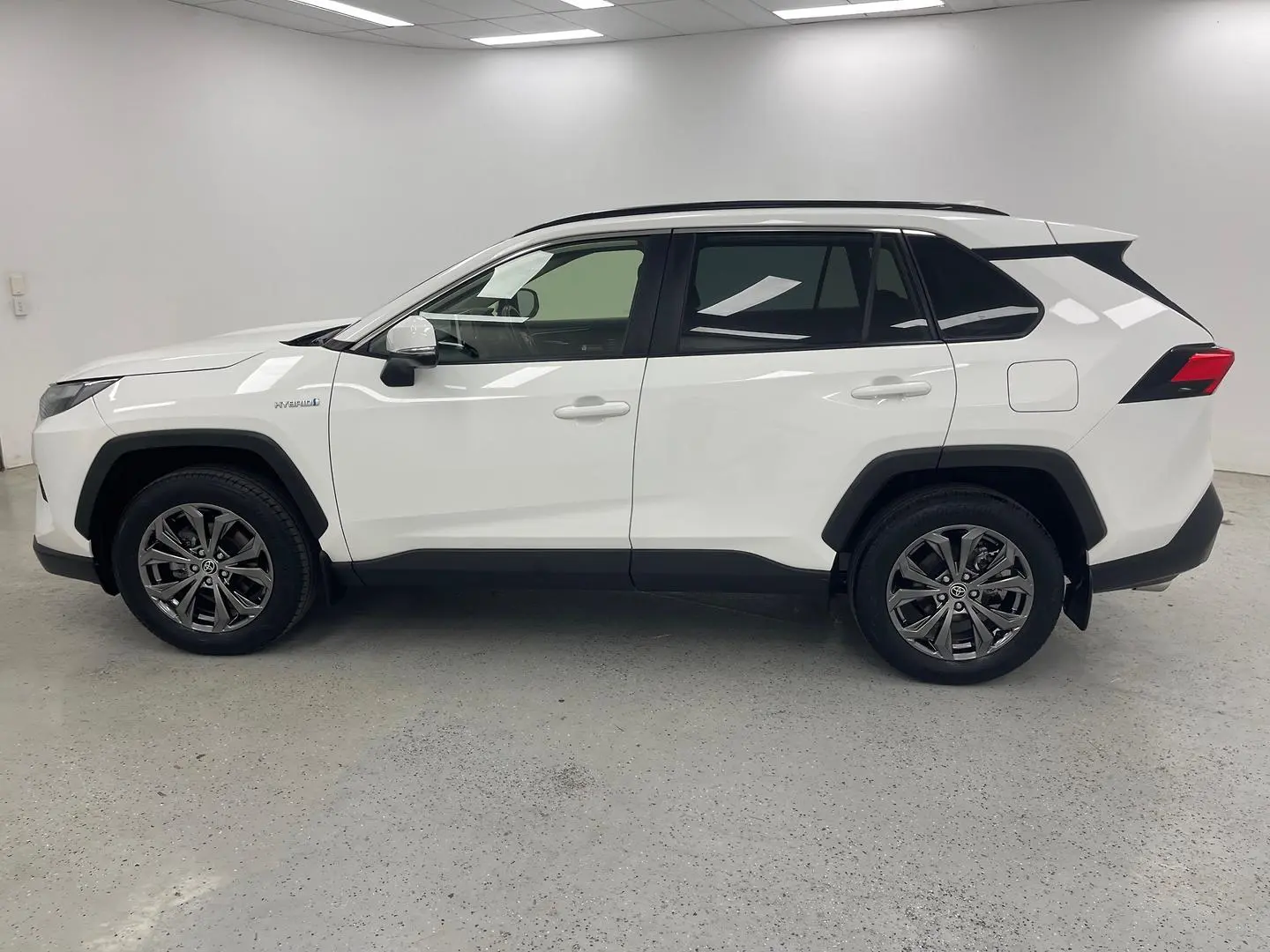 2022 Toyota RAV4 Gallery Image 6