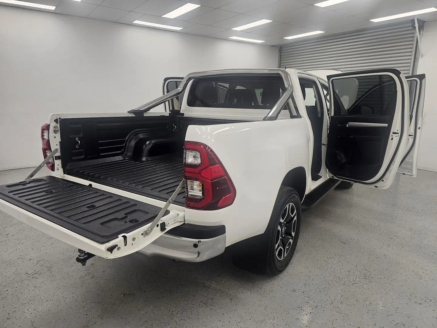 2021 Toyota Hilux Gallery Image 18