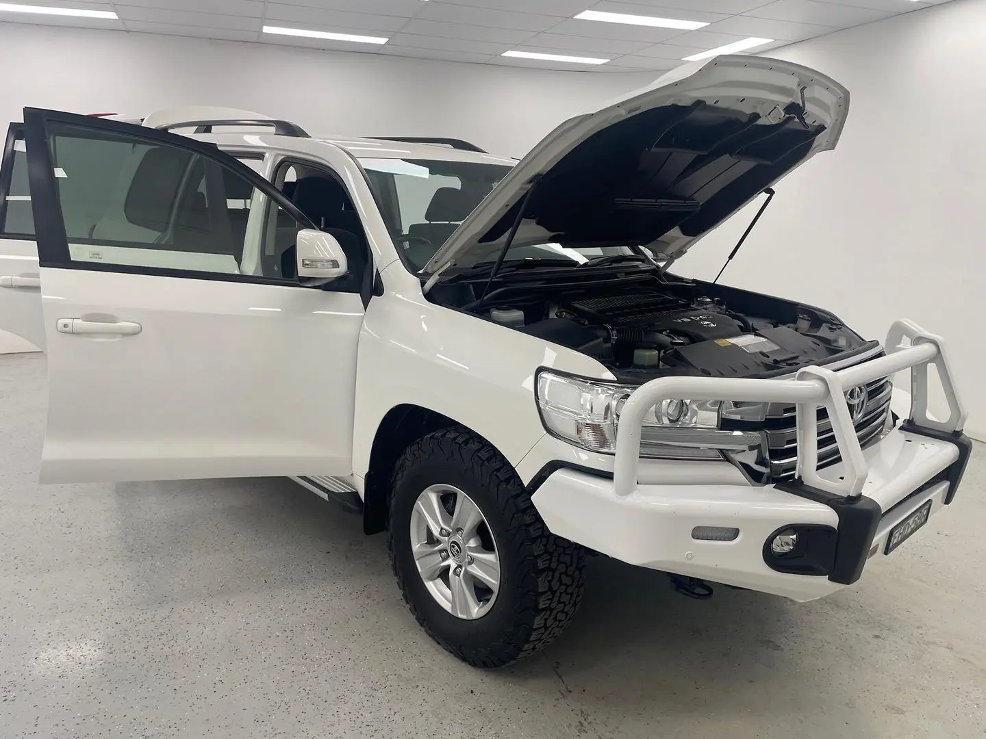 2020 Toyota Landcruiser Gallery Image 8