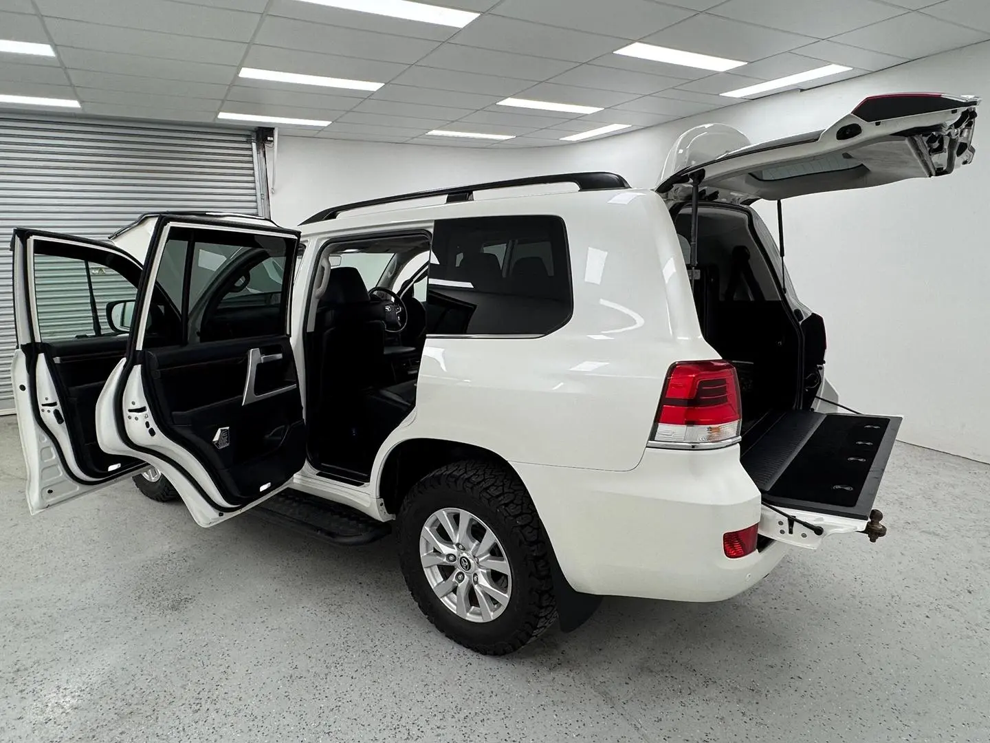 2020 Toyota Landcruiser Gallery Image 13