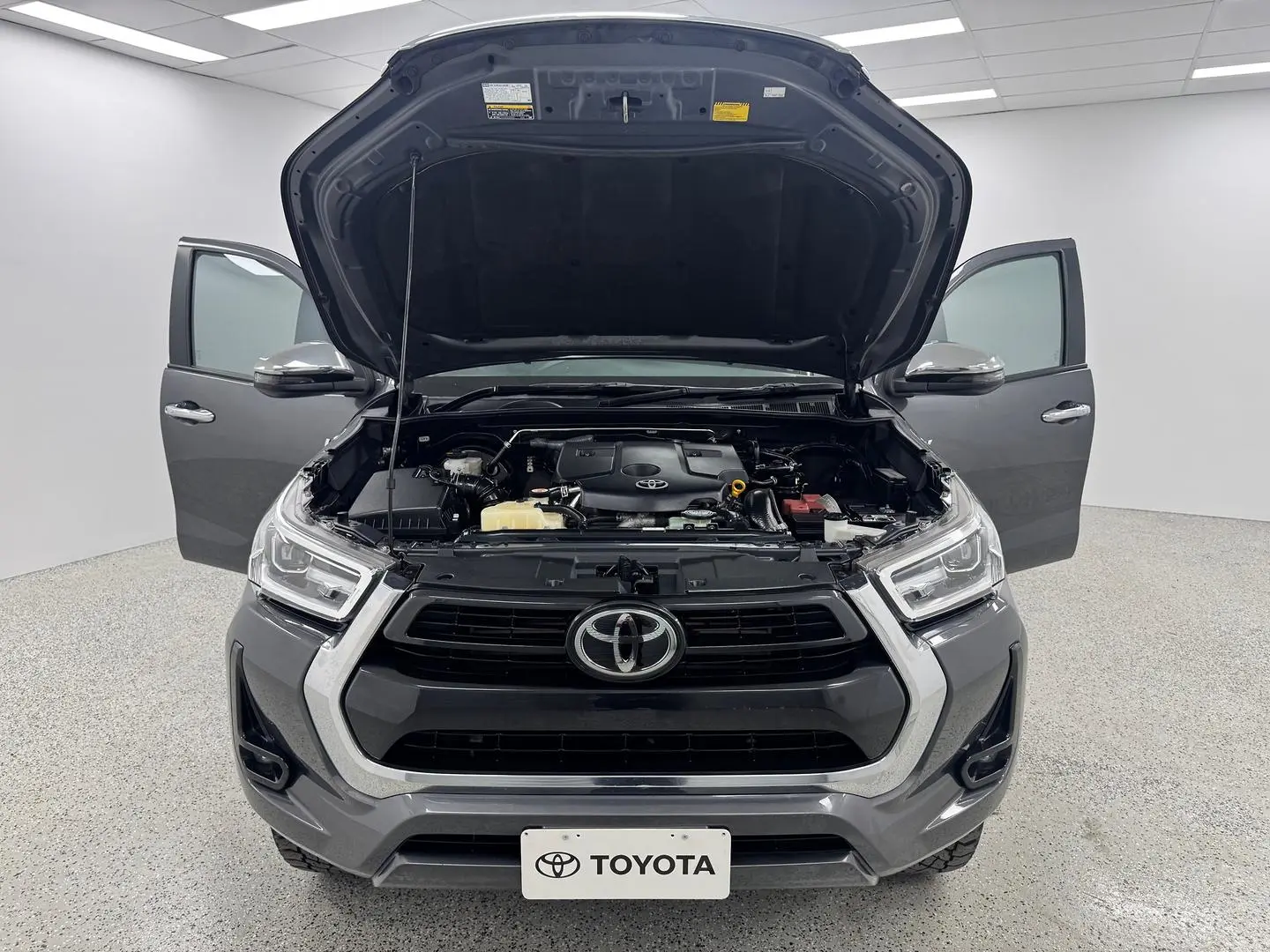 2020 Toyota Hilux Gallery Image 14