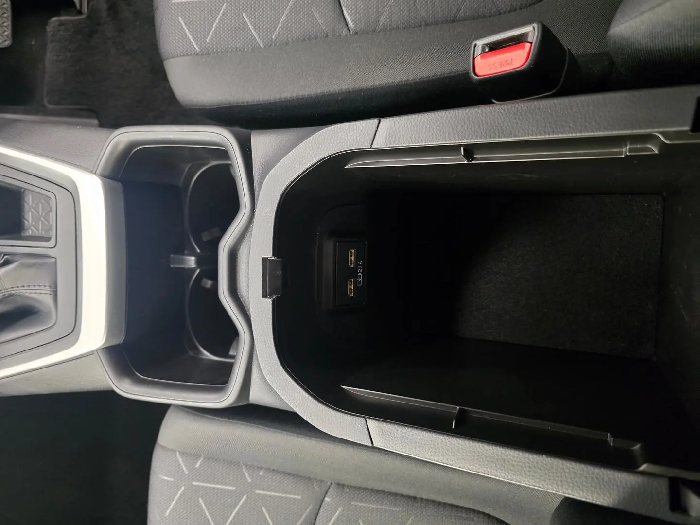 2022 Toyota RAV4 Gallery Image 19