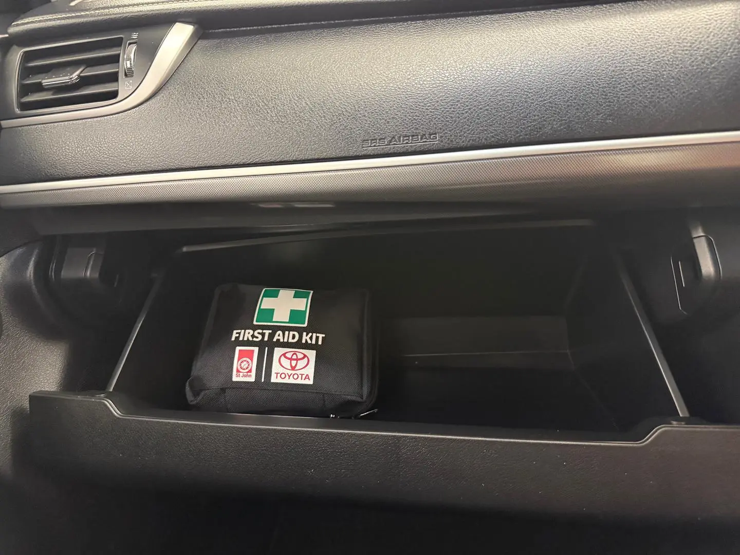 2015 Toyota Camry Gallery Image 36