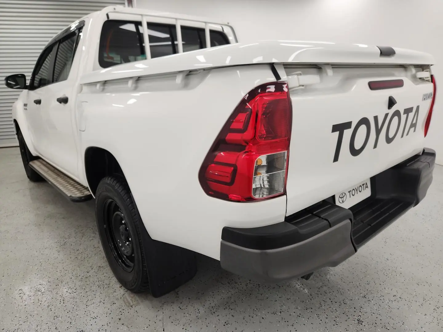 2021 Toyota Hilux Gallery Image 5