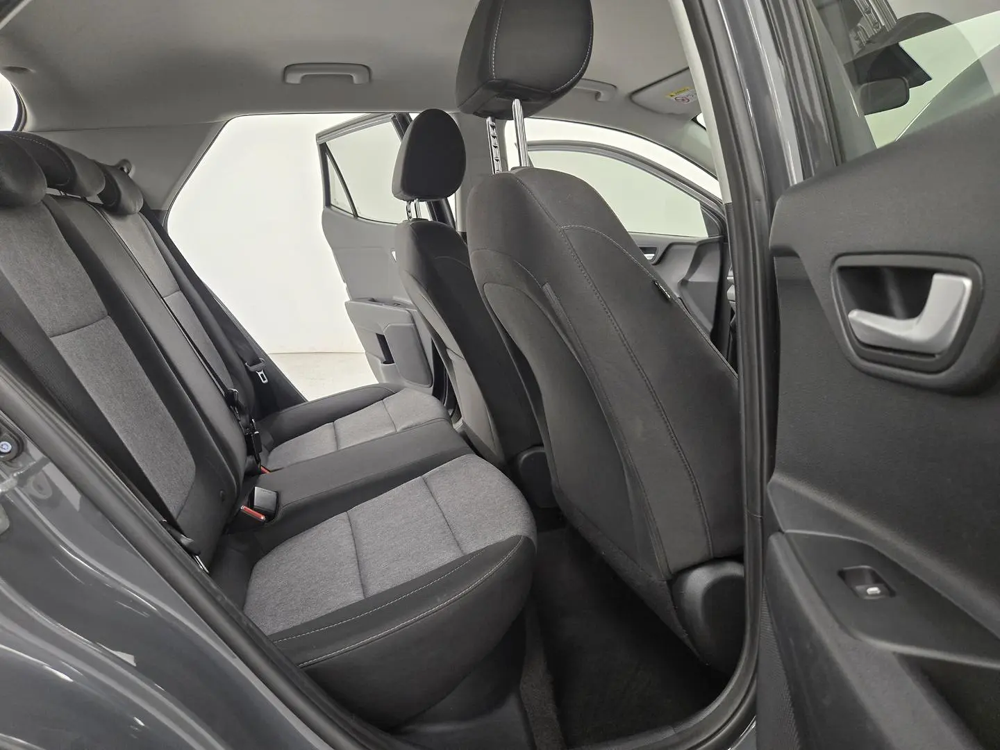 2023 Kia Stonic Gallery Image 20