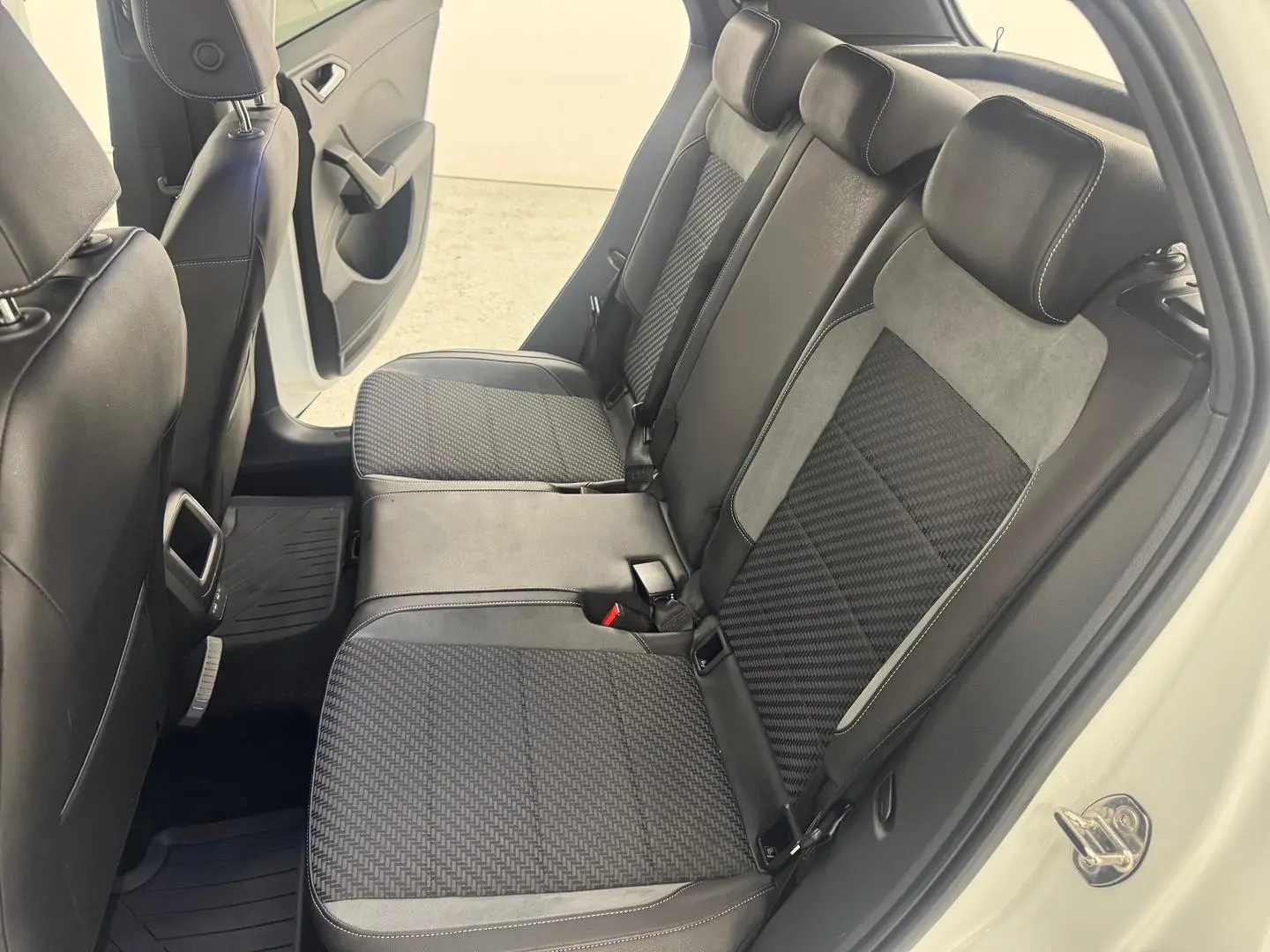 2021 Volkswagen T-Cross Gallery Image 29
