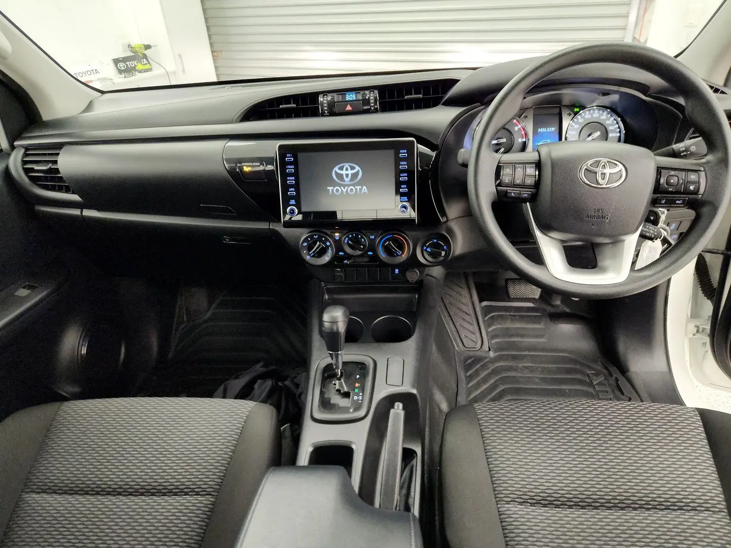 2021 Toyota Hilux Gallery Image 25