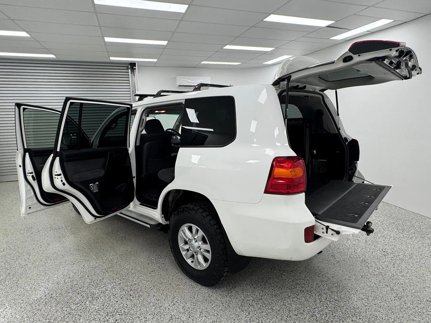 2015 Toyota Landcruiser Gallery Image 11