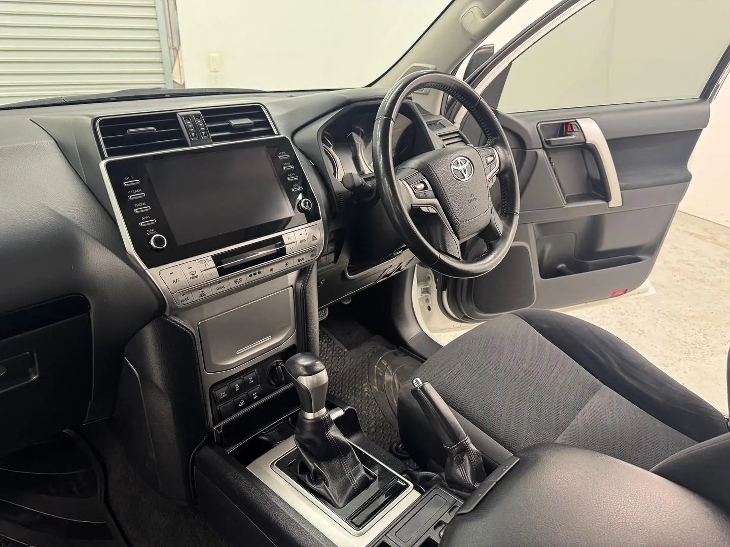 2020 Toyota Landcruiser Prado Gallery Image 29