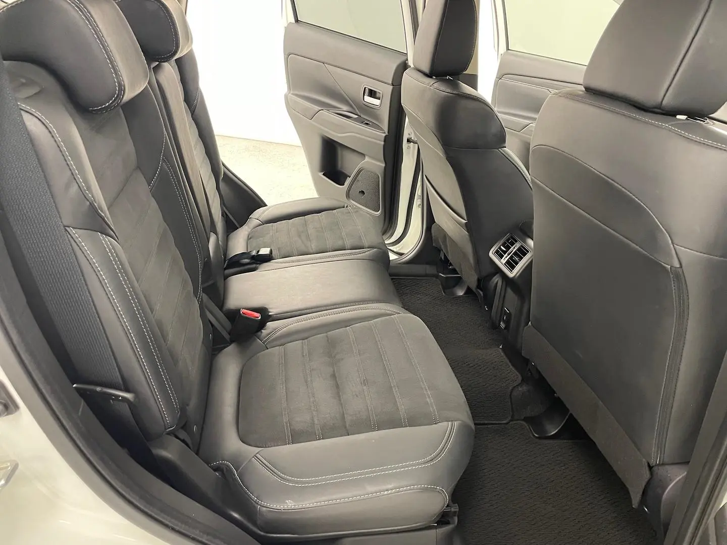 2019 Mitsubishi Outlander Gallery Image 22