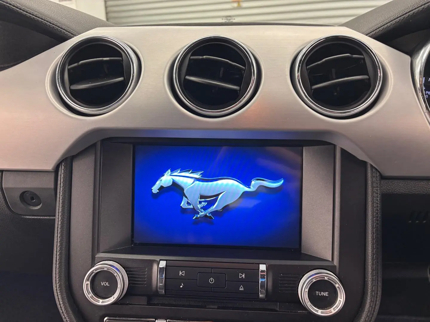 2017 Ford Mustang Gallery Image 25